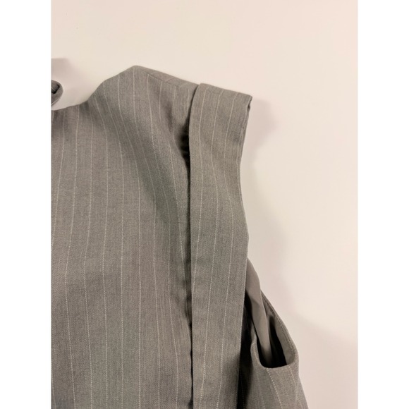 Banana Republic Womens Grey Pinstripe Sleeveless Tie Neck Keyhole Work Top Small - Picture 10 of 11